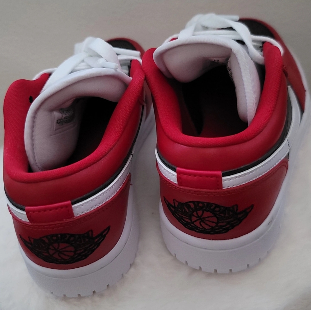 Air Jordan low